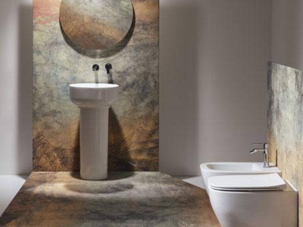 Sanitari e lavabo Simas in ambiente bagno di design
